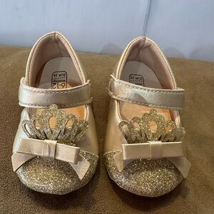 Elegant Gold Kids Shoes with Glitter Bow